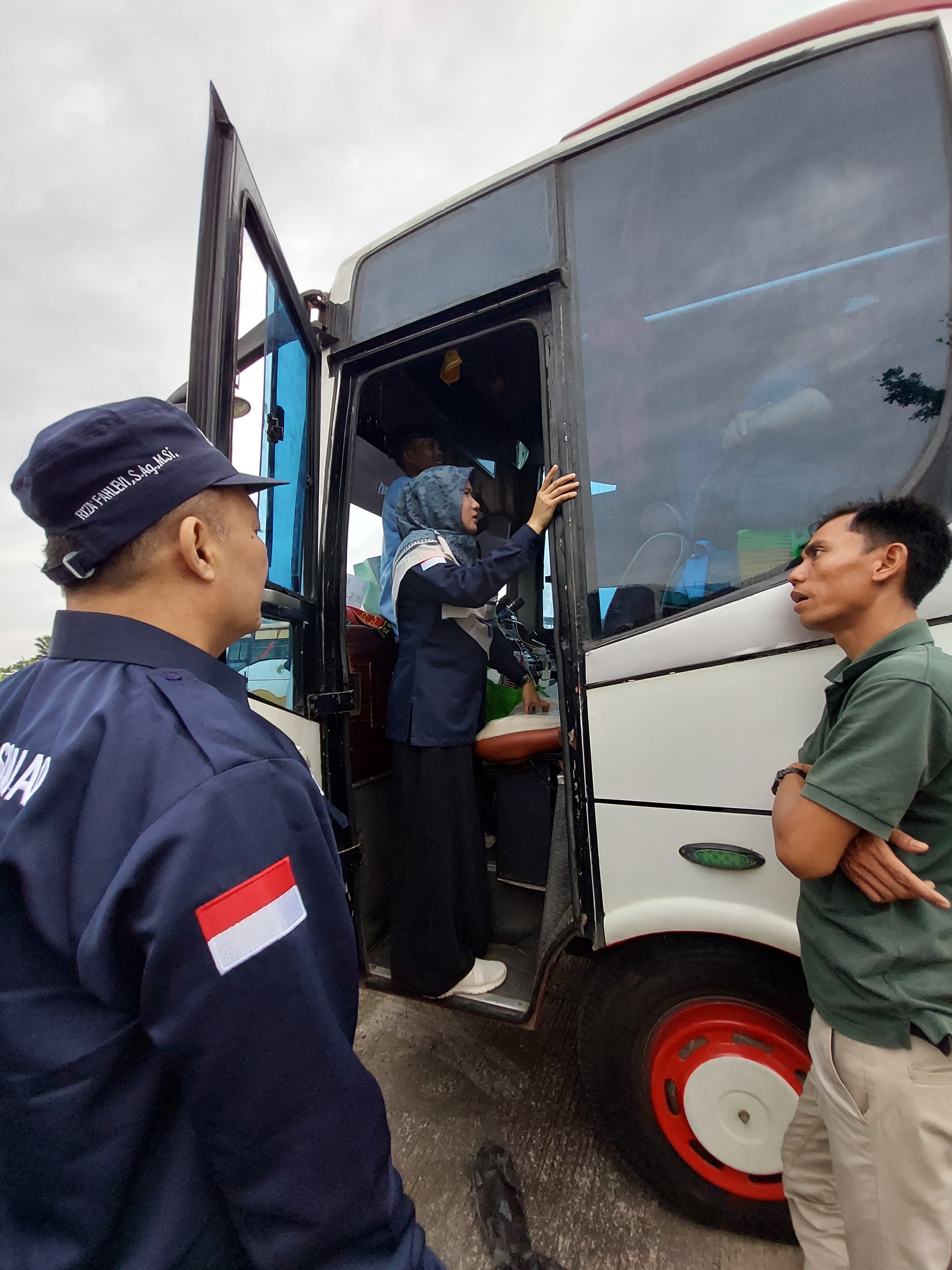 Dokumentasi Keberangkatan Mahasiswa KKN Reguler ke-82 UIN Raden Fatah Palembang 