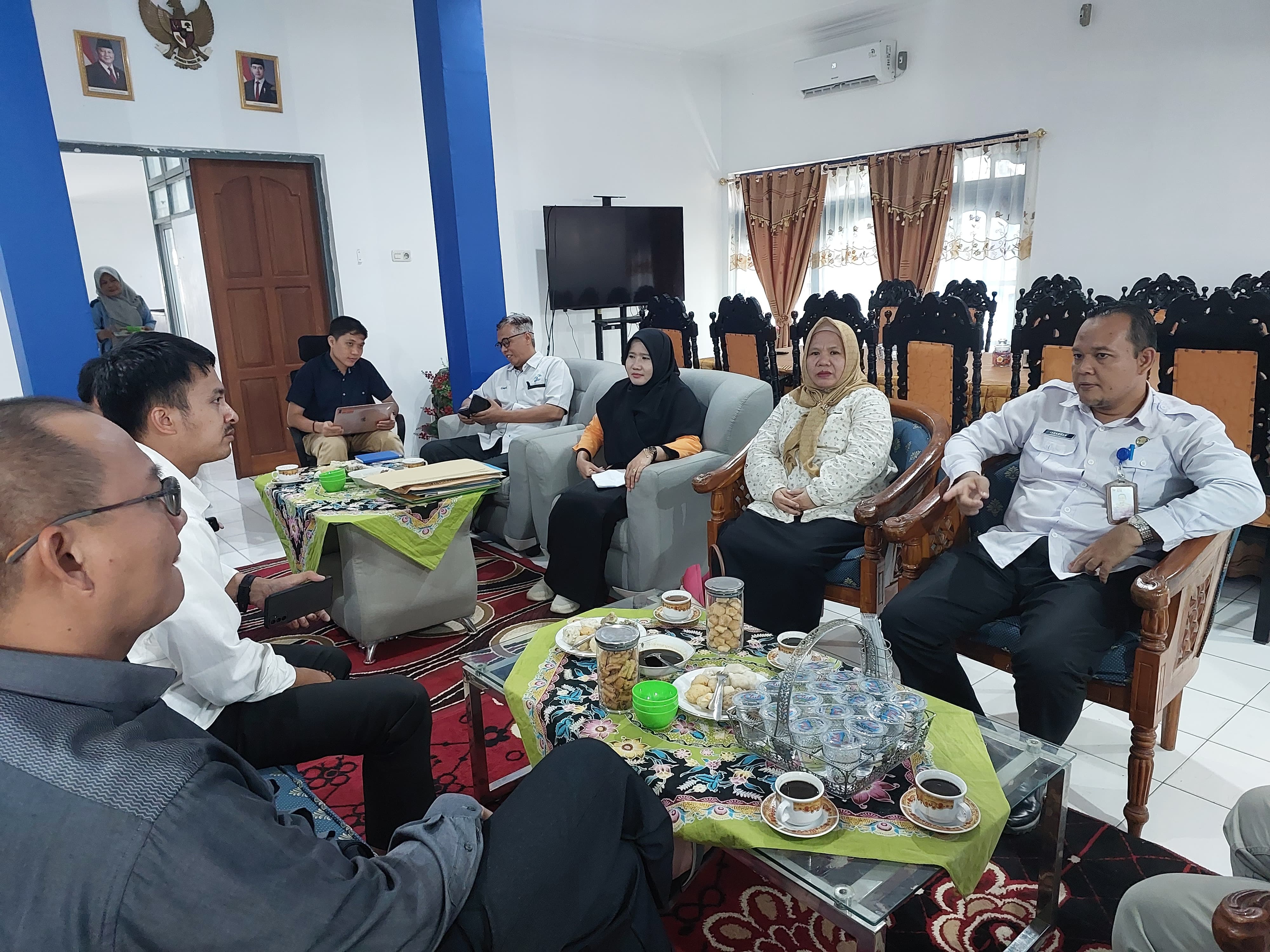 Serah terima hasil administrasi dan wawancara Sarjana Bina Desa 2025 