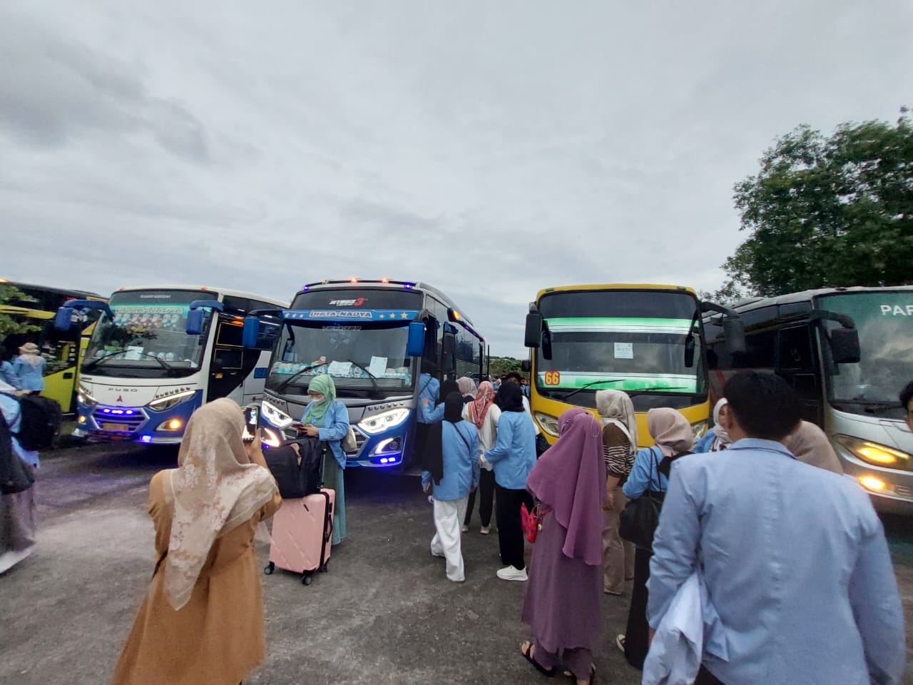 Dokumentasi Keberangkatan Mahasiswa KKN Reguler ke-82 UIN Raden Fatah Palembang 