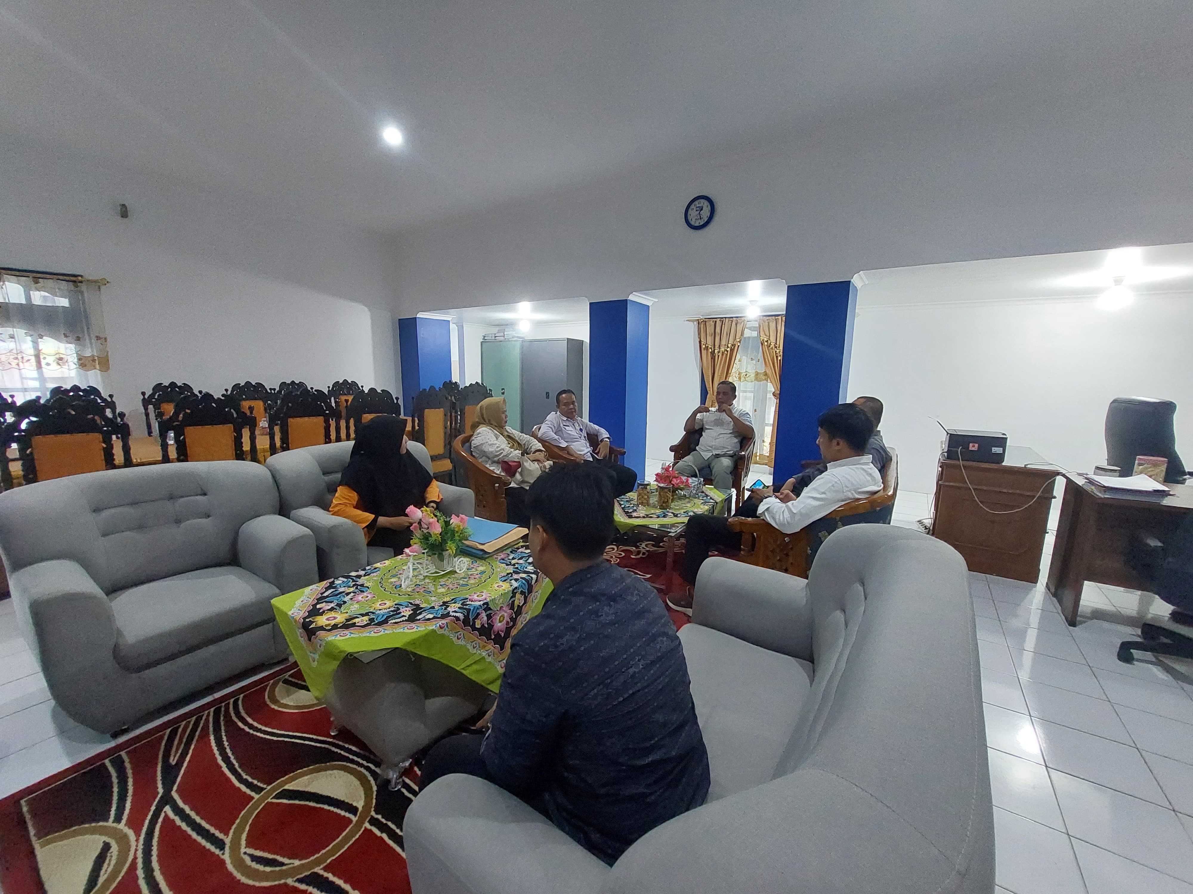 Serah terima hasil administrasi dan wawancara Sarjana Bina Desa 2025 